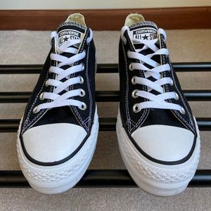 CONVERSE Men Chuck Taylor All Star Sneakers - NEW N